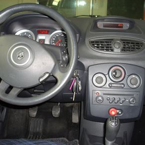 RENAULT CLIO III vista interior
